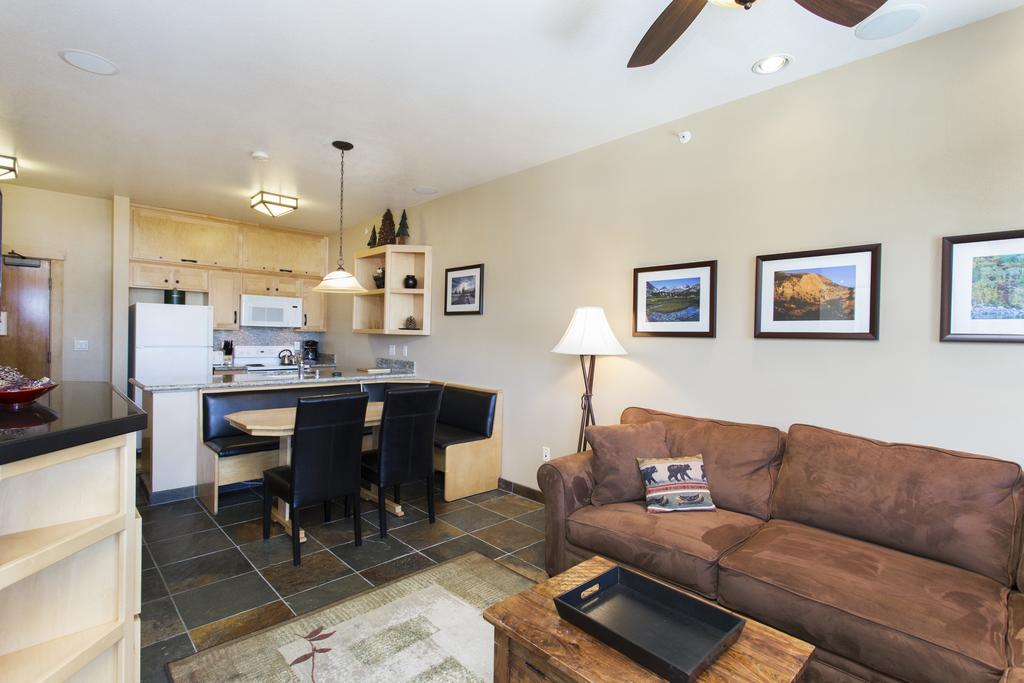 Sunstone Lodge By 101 Great Escapes Mammoth Lakes Ruang foto